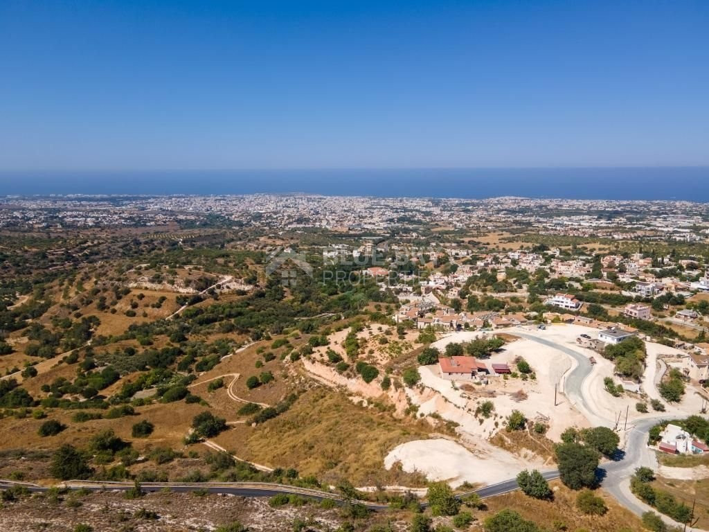 Residential field in a quiet location in Mesa Chorio Community in Paphos District