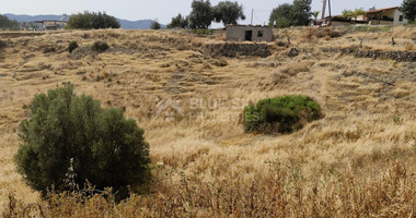 Nice residential land in Pareklisia area