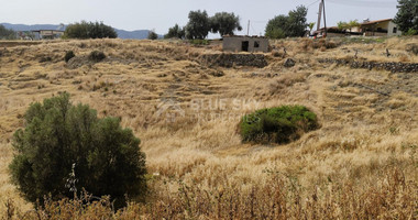 Nice residential land in Pareklisia area