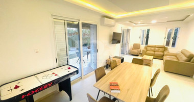 5 bedroom villa with 3000 sqm land size located in Sea Caves, Paphos.