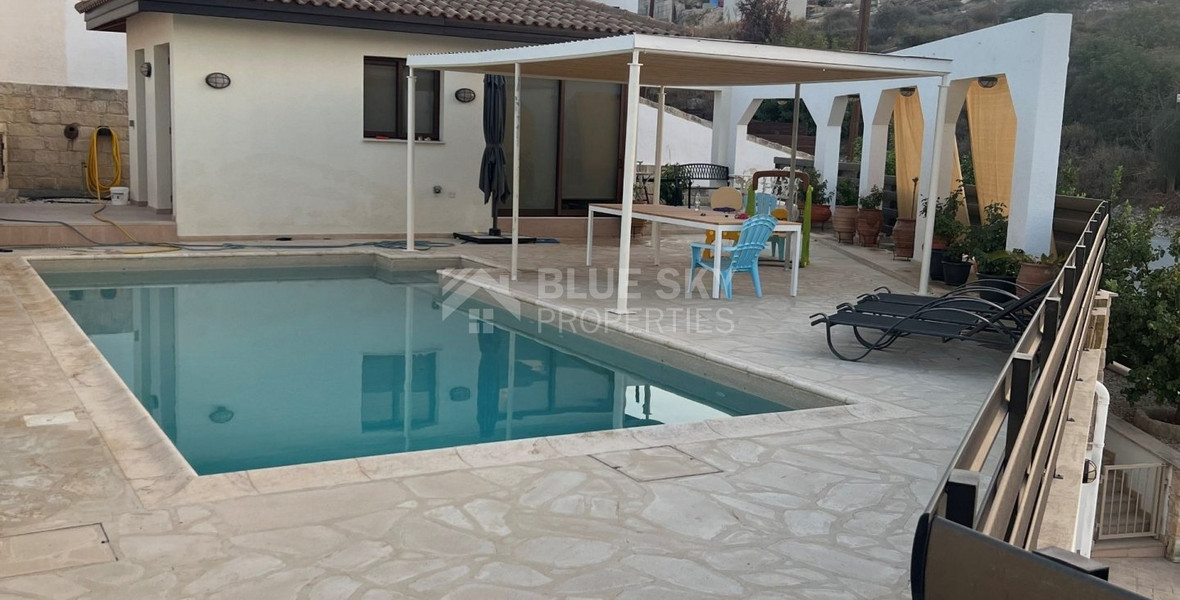 FOUR BEDROOM VILLA PRIVATE SWIMMING POOL