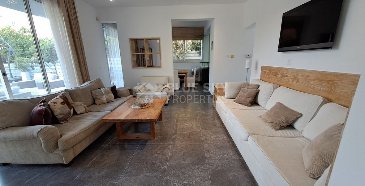 Four bedroom Villa by the sea with Private Pool in Pyrgos, Lemesos