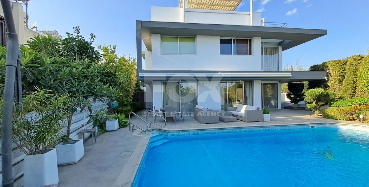 Four bedroom Villa by the sea with Private Pool in Pyrgos, Lemesos