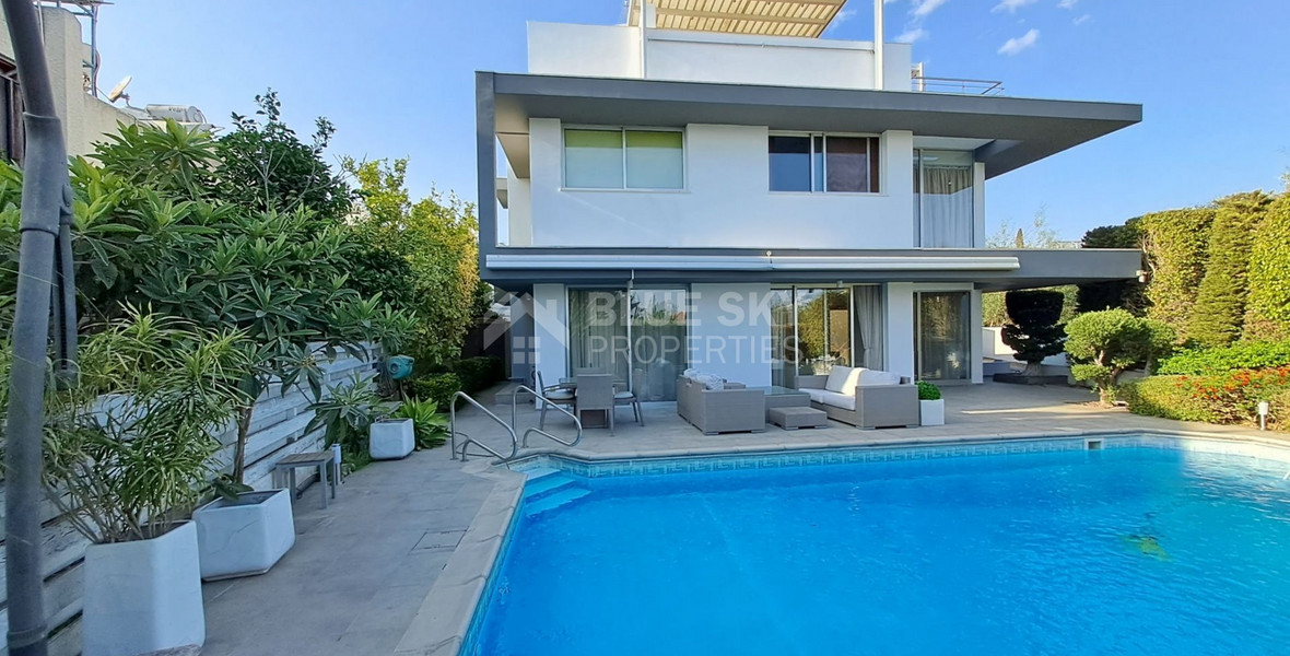 Four bedroom Villa by the sea with Private Pool in Pyrgos, Lemesos