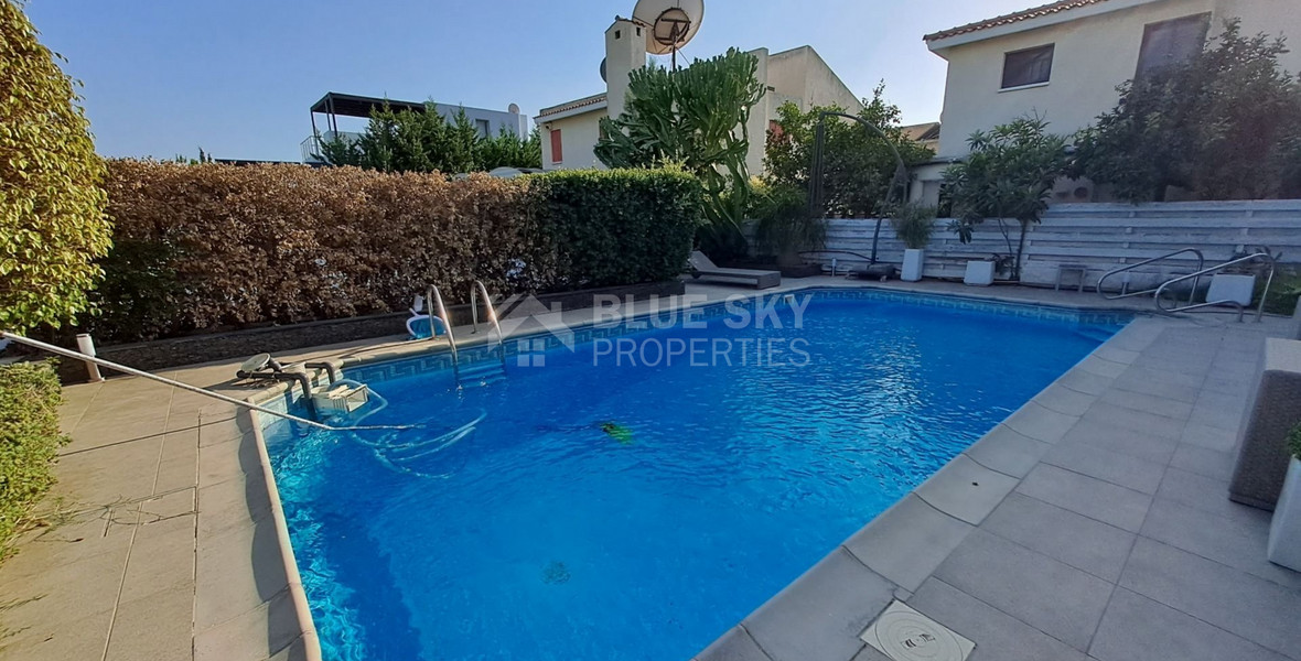 Four bedroom Villa by the sea with Private Pool in Pyrgos, Lemesos