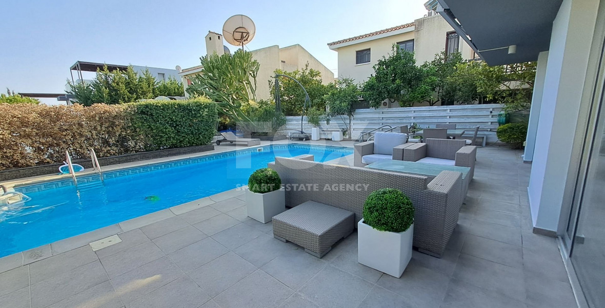 Four bedroom Villa by the sea with Private Pool in Pyrgos, Lemesos