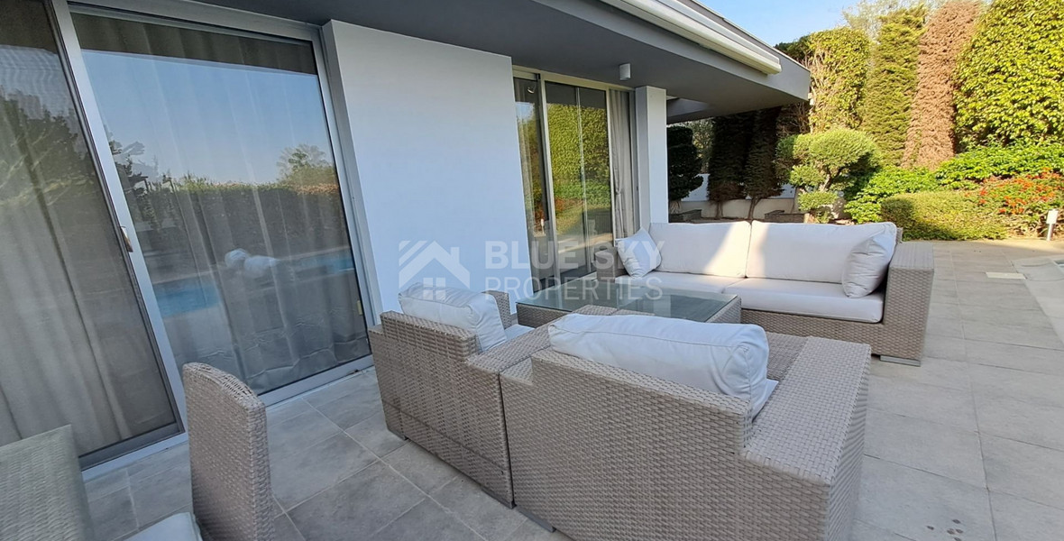 Four bedroom Villa by the sea with Private Pool in Pyrgos, Lemesos