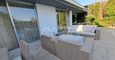 Four bedroom Villa by the sea with Private Pool in Pyrgos, Lemesos