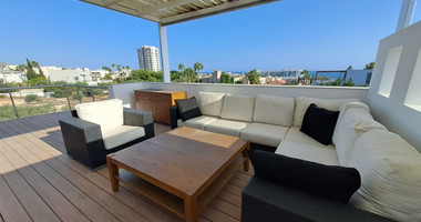 Four bedroom Villa by the sea with Private Pool in Pyrgos, Lemesos