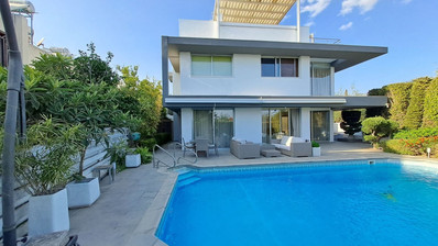 Four bedroom Villa by the sea with Private Pool in Pyrgos, Lemesos