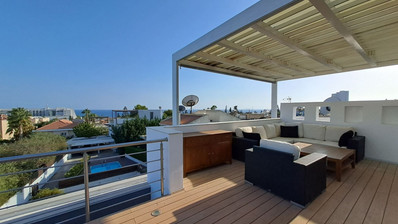 Four bedroom Villa by the sea with Private Pool in Pyrgos, Lemesos