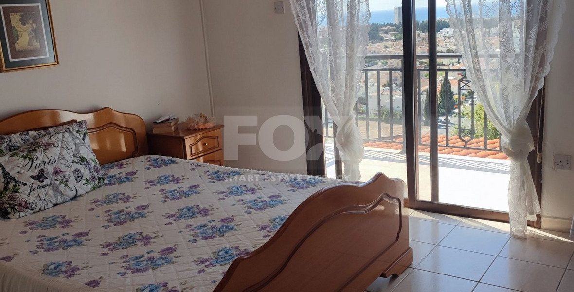 Lovely 2 bedroom maisonette with beautiful views