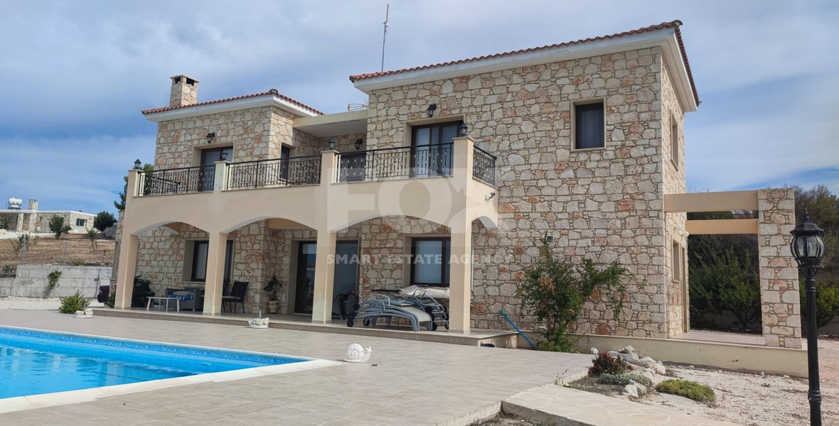 Magnificent five bedroom villa with panoramic view