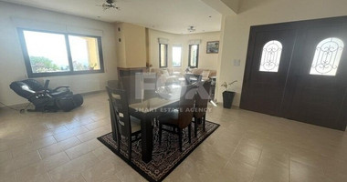 Magnificent five bedroom villa with panoramic view