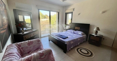 Magnificent five bedroom villa with panoramic view