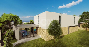 Three bedroom luxury villa in peyia