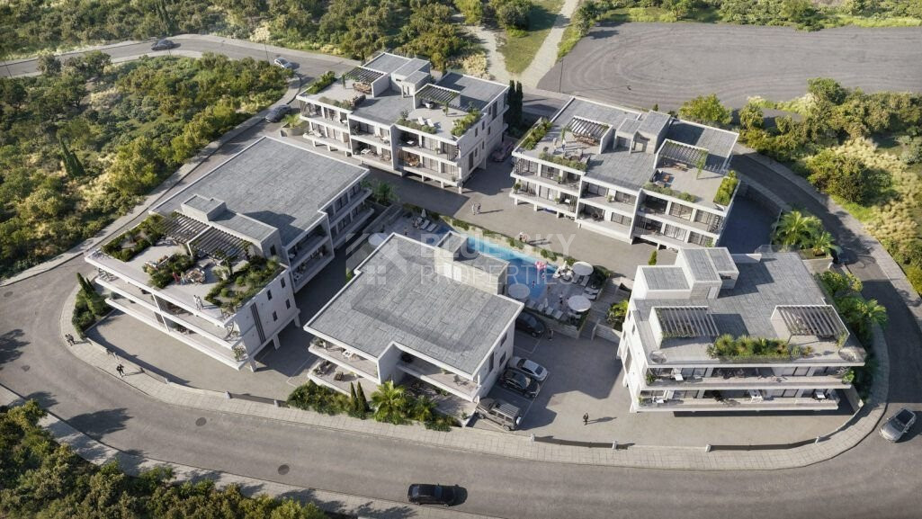 A sea view three bedroom apartment in Geroskipou