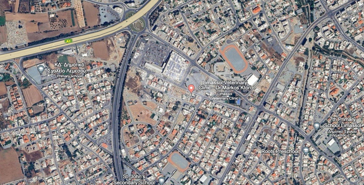 Residential Land of 943sqm in Kato Polemidia close to Sklavenitis, Schools and Amenities