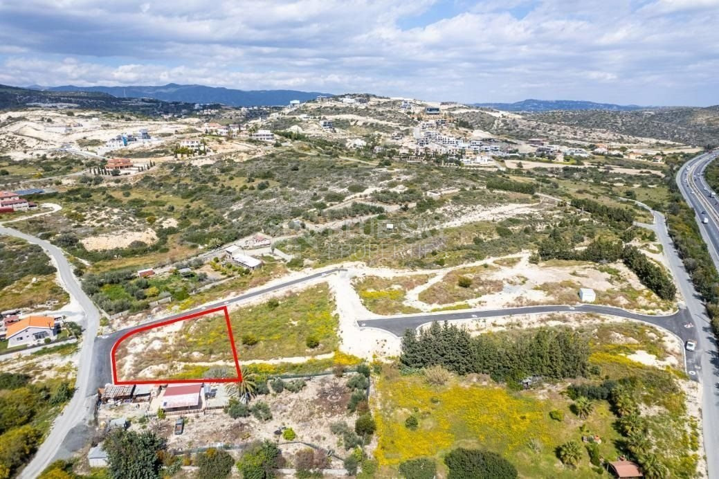 Plot under division in Agios Tychonas, Limassol