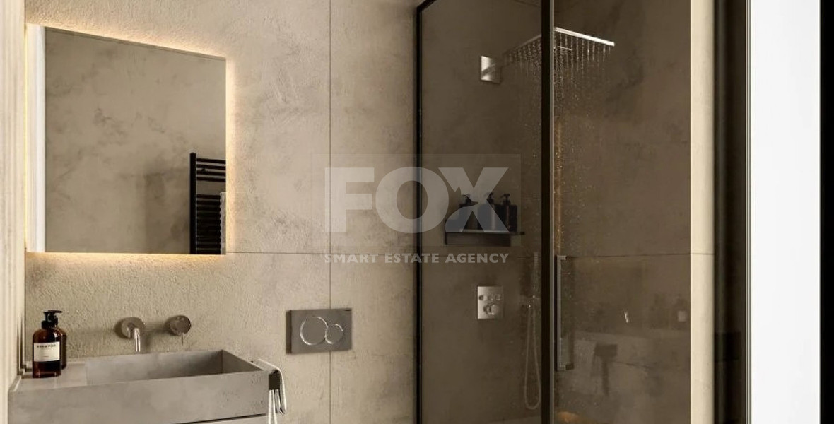 Three bedroom deluxe apartment on the fifth floor of a luxury complex in Kato Paphos for sale