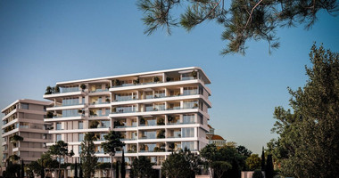 Three bedroom deluxe apartment on the fifth floor of a luxury complex in Kato Paphos for sale