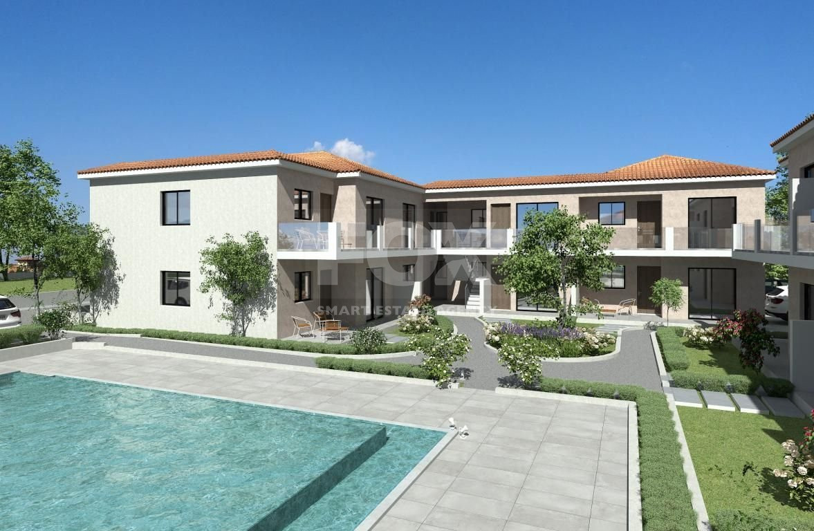 Two bedroom apartment with private garden in Polis Chrysochous