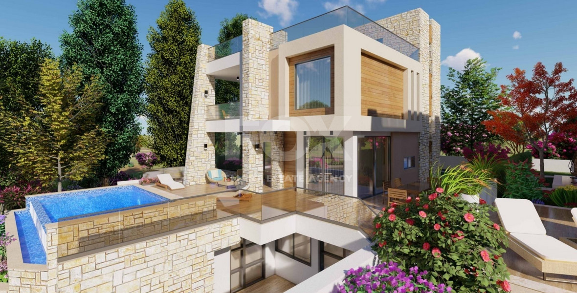 Four bedroom luxury villa with an extra bedroom at basement by the sea,  in Chloraka