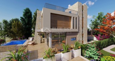 Four bedroom luxury villa with an extra bedroom at basement by the sea in Chloraka