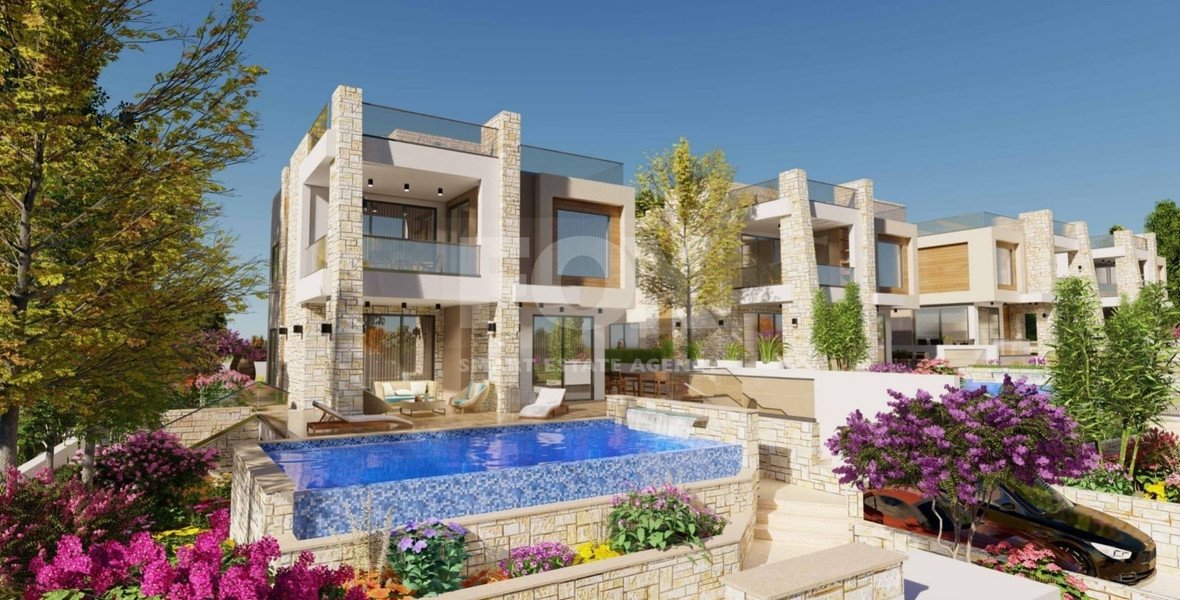 Four bedroom luxury villa with an extra bedroom at basement by the sea in Chloraka