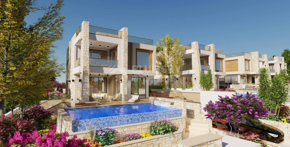 Four bedroom luxury villa with an extra bedroom at basement by the sea in Chloraka