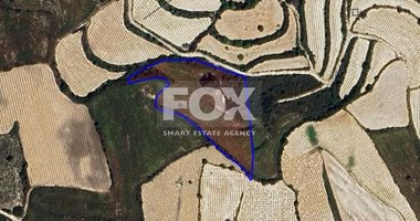 Large agricultural land with panoramic views