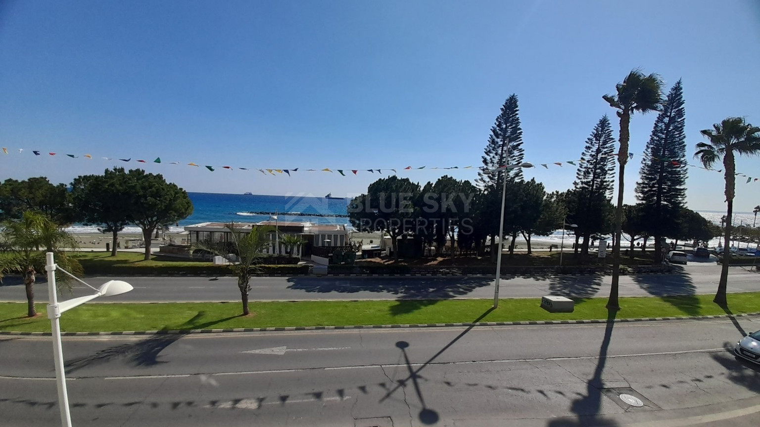 One bedroom seafront apartment for Rent in Agia Trias, Lemesos
