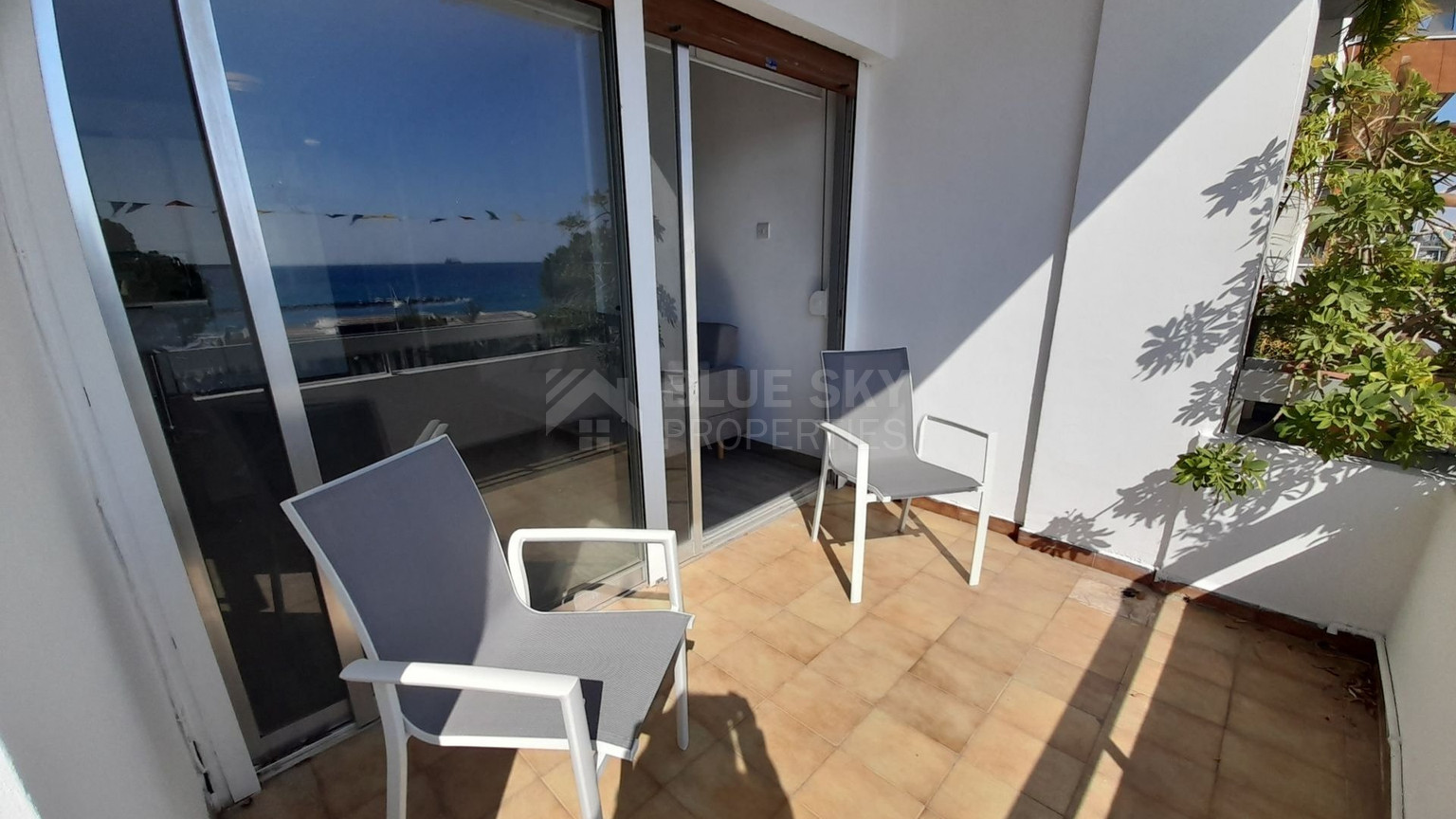 One bedroom seafront apartment for Rent in Agia Trias, Lemesos