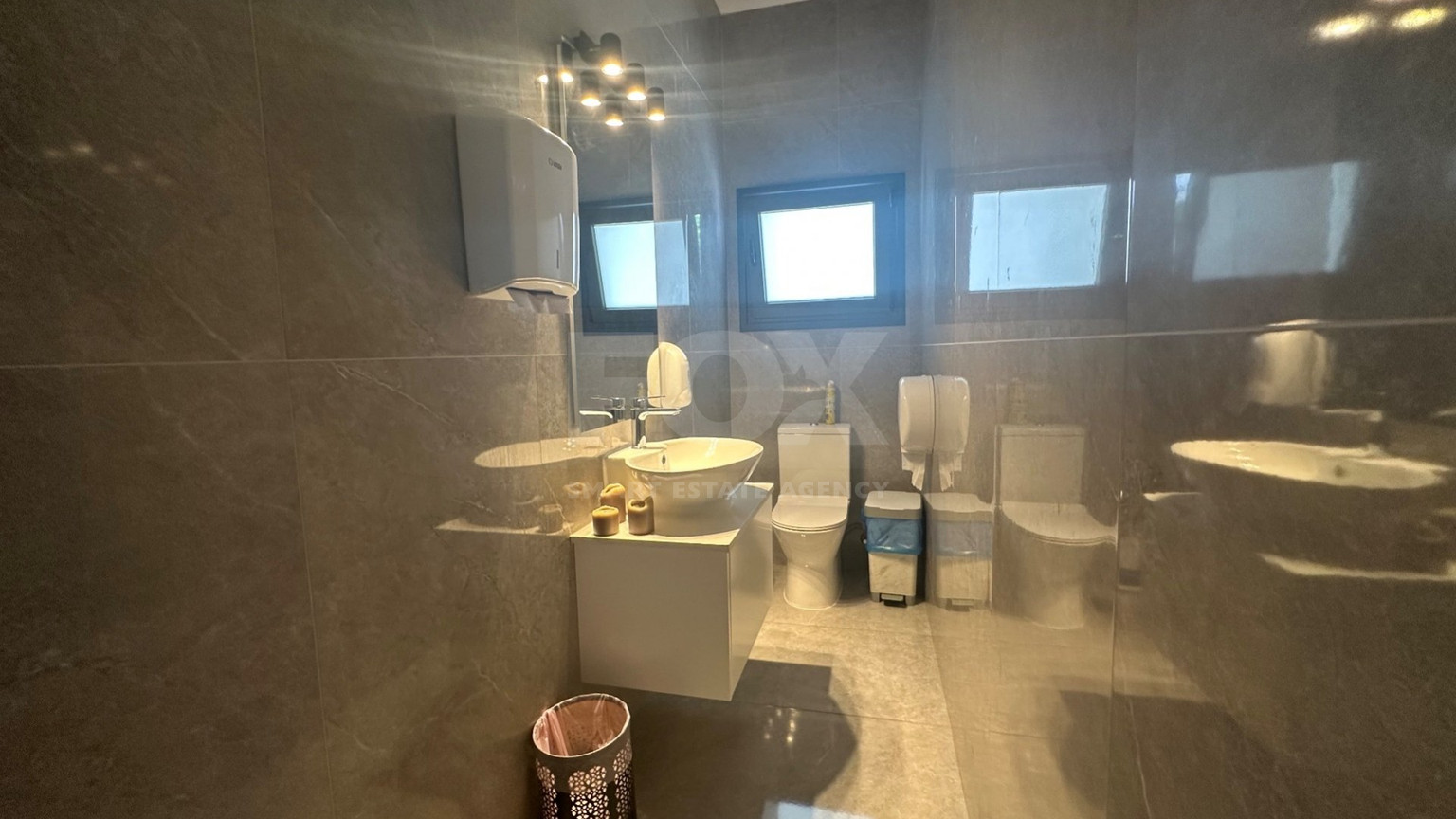 Luxury office premises ifor rent in Kapsalos
