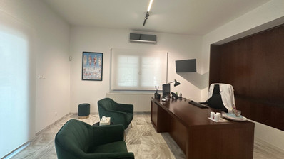 Luxury office premises ifor rent in Kapsalos