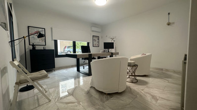 Luxury office premises ifor rent in Kapsalos