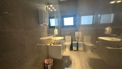 Luxury office premises ifor rent in Kapsalos