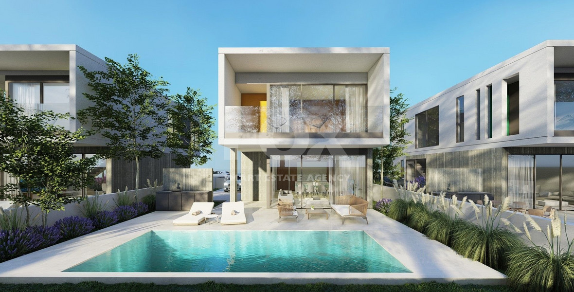 Spacious Detached Villa with Pool in Tombs Of the Kings