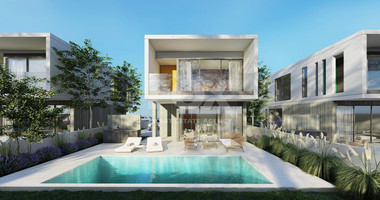 Spacious Detached Villa with Pool in Tombs Of the Kings