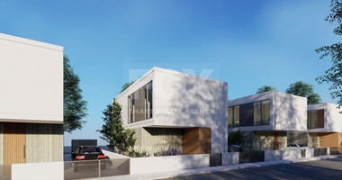 Spacious Detached Villa with Pool in Tombs Of the Kings