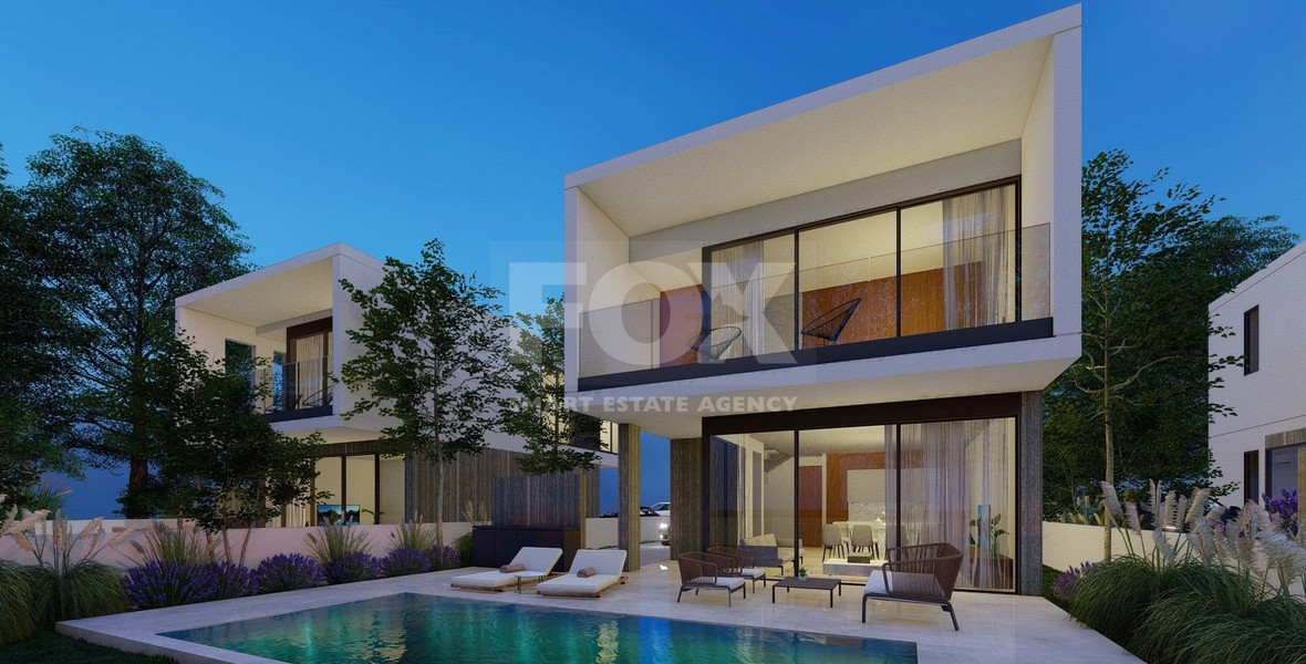 Spacious Detached Villa with Pool in Tombs Of the Kings