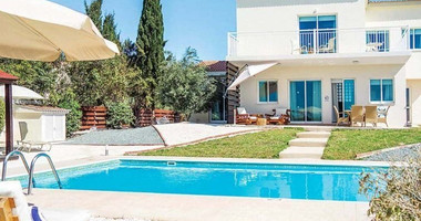 Three-Bedroom Detached Villa for Rent in Coral Bay – Fully Furnished, Spacious Plot.