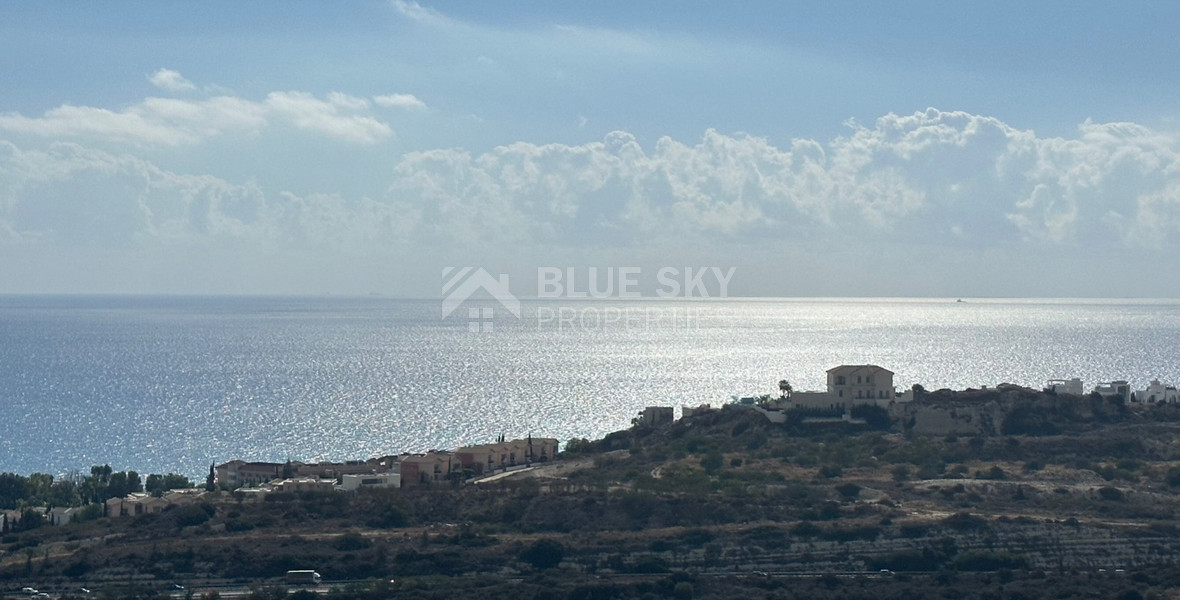 OUTSTANDING RESIDENTIAL LAND WITH PANORAMIC UNOBSTRUCTED SEA VIEWS  360 DEGREES.