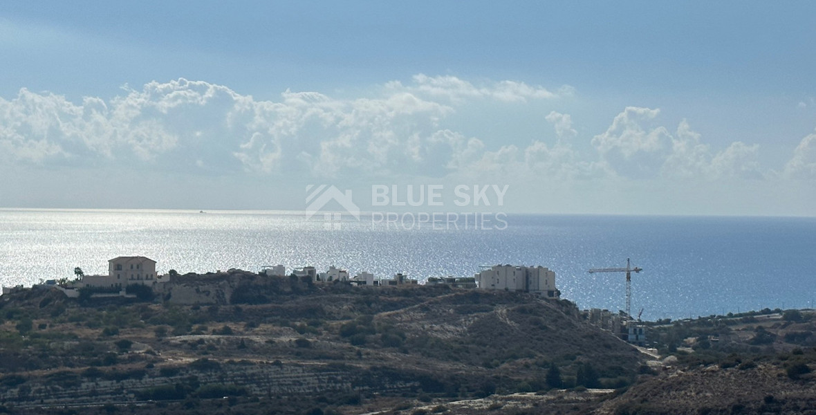 OUTSTANDING RESIDENTIAL LAND WITH PANORAMIC UNOBSTRUCTED SEA VIEWS  360 DEGREES.