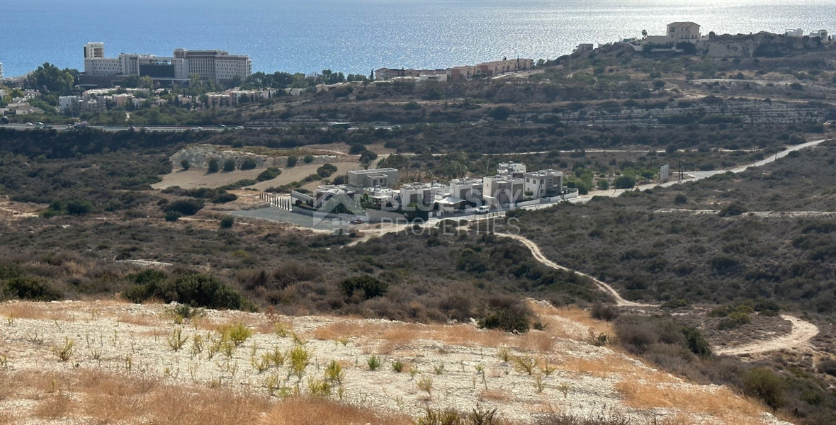 OUTSTANDING RESIDENTIAL LAND WITH PANORAMIC UNOBSTRUCTED SEA VIEWS  360 DEGREES.