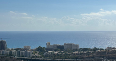 OUTSTANDING RESIDENTIAL LAND WITH PANORAMIC UNOBSTRUCTED SEA VIEWS  360 DEGREES.