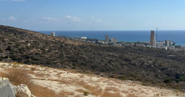 OUTSTANDING RESIDENTIAL LAND WITH PANORAMIC UNOBSTRUCTED SEA VIEWS  360 DEGREES.