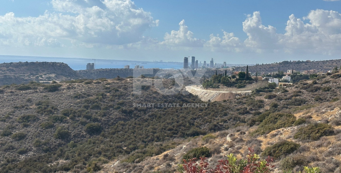 OUTSTANDING RESIDENTIAL LAND WITH PANORAMIC UNOBSTRUCTED SEA VIEWS  360 DEGREES.