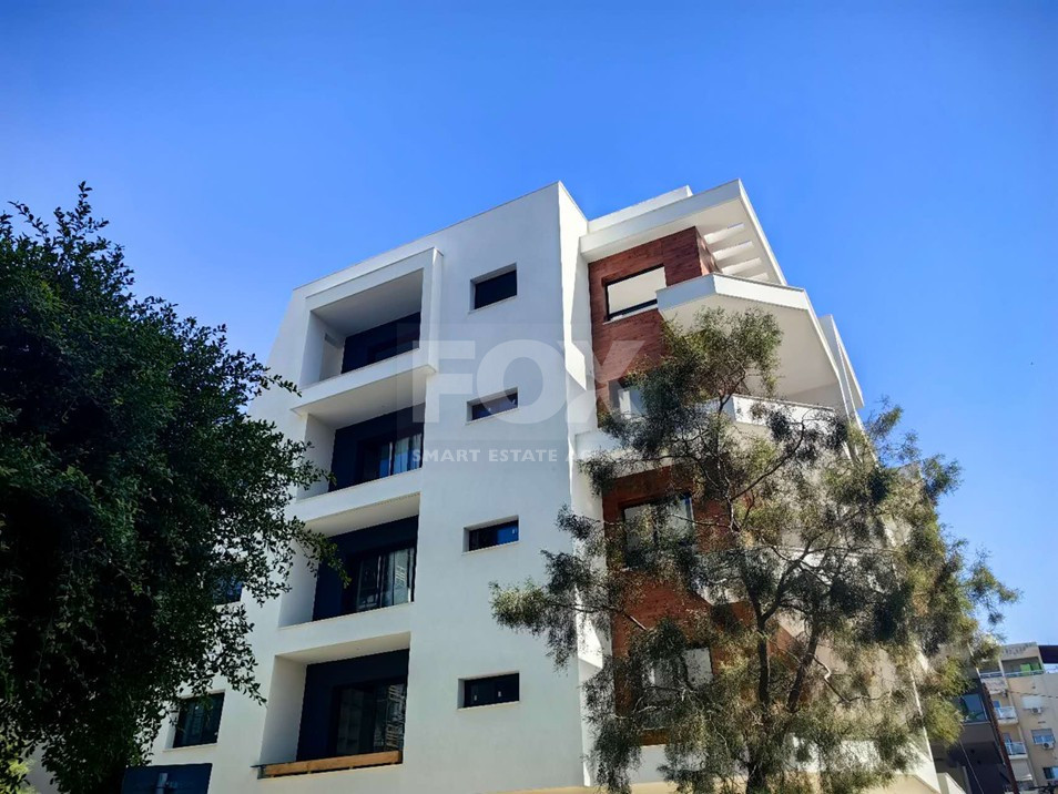 Luxury, modern design, 2-bedroom apartment in Neapolis