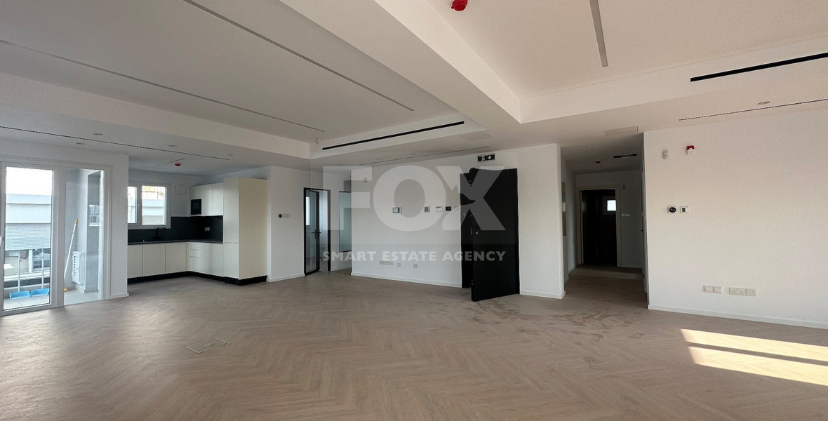 LUXURY OFFICE BUILDING FOR RENT IN PRIME COMMERCIAL AVENUE